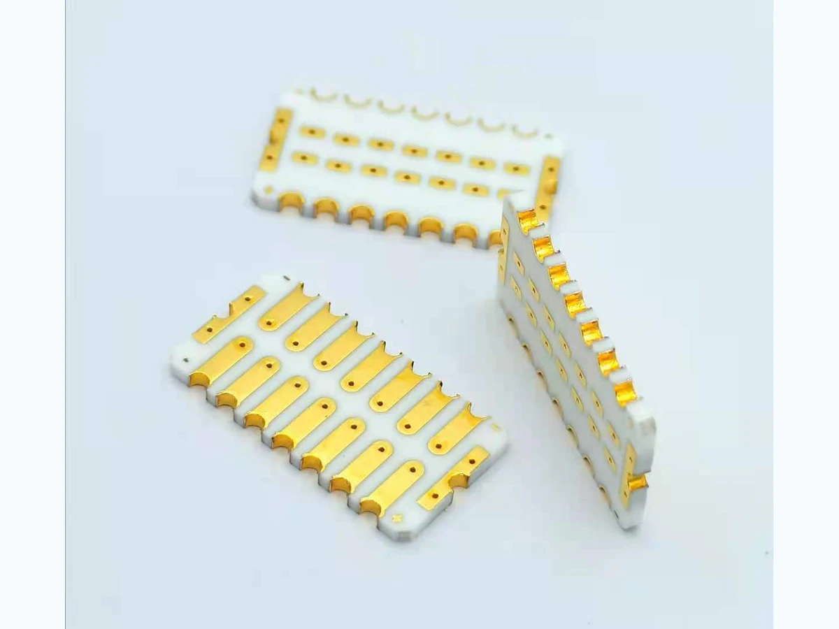 Real double-sided metallized ceramic circuits with through connections